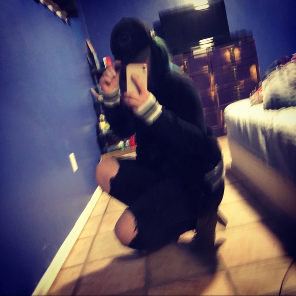 Meet your Posher, Veronica - Picture 1 of 1